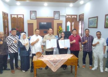 Bupati Rejang Lebong Teken MoU Bersama Direktur Rakyat Bengkulu Media Grup (RBMG), Sinergi untuk Kemajuan Daerah