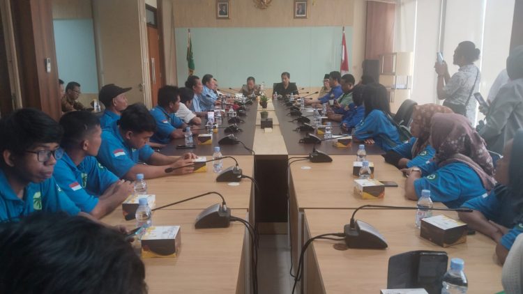 Periuk Nasi Diujung Tanduk, Puluhan Karyawan PT BRI Ngadu ke DPRD Provinsi Bengkulu