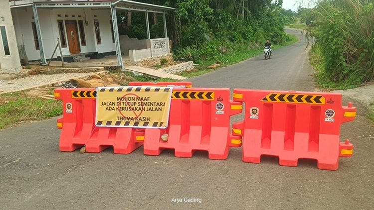 Penyebab Polsek Seluma Timur Blokade Jalan Menuju Pasar Sembayat