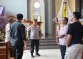 Wakapolda Bengkulu Cek Pengamanan Gereja Jelang Malam Misa Natal 2025