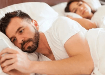 Istri Harus Waspada, Ini Ciri-ciri Suami yang ‘Coba-coba’ Selingkuh