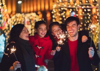 6 Ide Kegiatan Malam Tahun Baru Bersama Keluarga, Simpel dan Seru