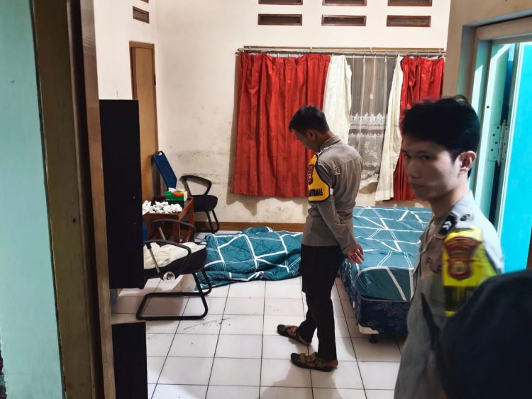 Hanya Gunakan Pakaian Dalam, Wanita Muda Tewas Dalam Kamar Hotel Legapone Lebong