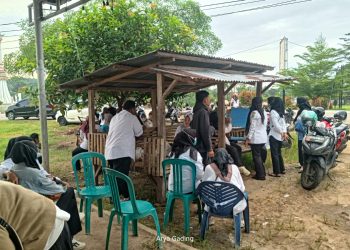 Belasan Tahun Mengabdi Tergantikan Anak Kemarin Sore, Ratusan Honorer Unjuk Rasa di Kantor Bupati Seluma