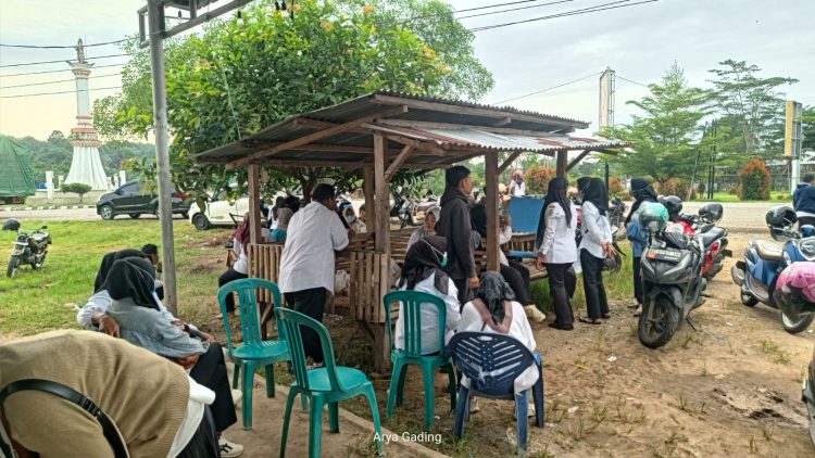 Belasan Tahun Mengabdi Tergantikan Anak Kemarin Sore, Ratusan Honorer Unjuk Rasa di Kantor Bupati Seluma