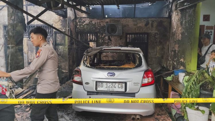 Rumah dan Mobil Pensiunan ASN di Kota Bengkulu Terbakar, Pemilik Rumah Alami Luka Bakar
