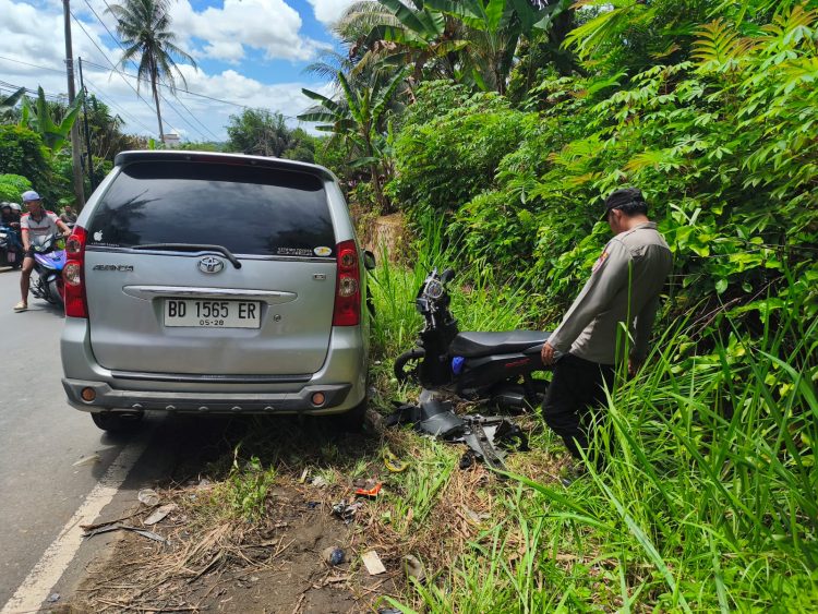 Minibus Keluar Jalur Tabrak Motor dari Arah Berlawanan di Seluma, 2 Orang Tewas