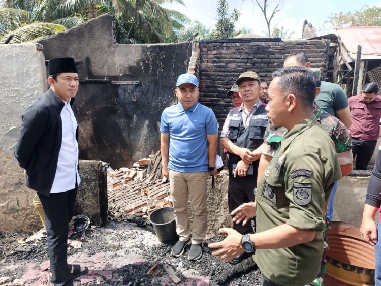 Bupati Bengkulu Utara Tinjau Kondisi 4 Korban Kebakaran Rumah