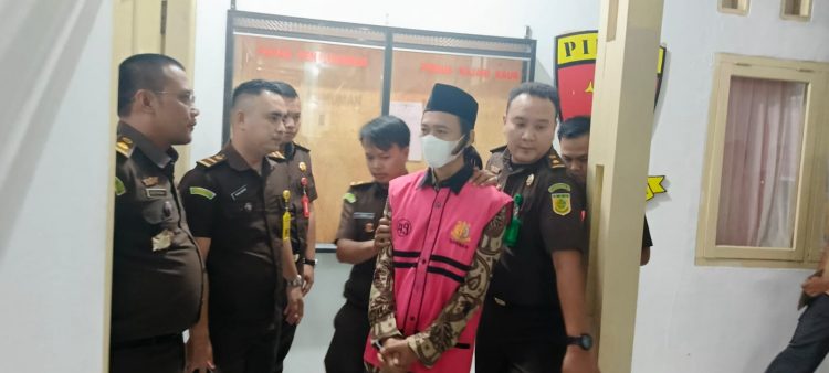 Mantan Anggota DPRD Kaur dan Bendahara Ditahan Kejari Kaur