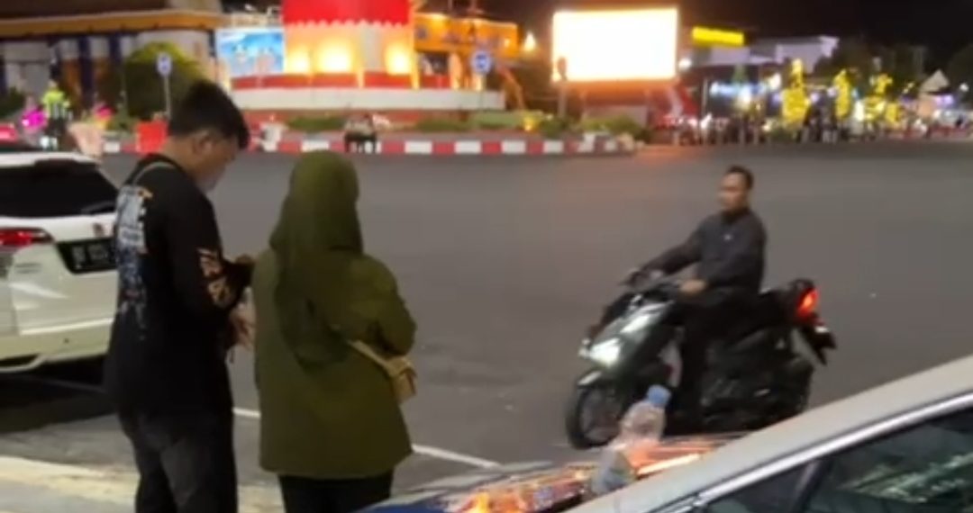 110 Sepeda Motor Knalpot Brong Terjaring Razia Polisi, 1 Unit Yamaha Mio Terpaksa Digotong Petugas