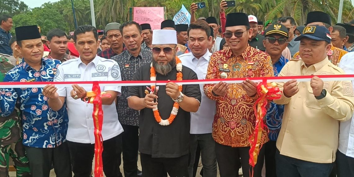 Gubernur dan Bupati Resmikan Jembatan Martan Penghubung Wilayah Pesisir Seluma