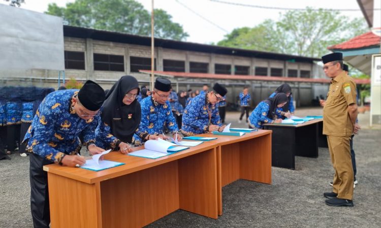 Penandatanganan Perjanjian Kerja (PK) Inspektorat Provinsi Bengkulu: Digenjot Targetkan Pemerintahan Bebas KKN
