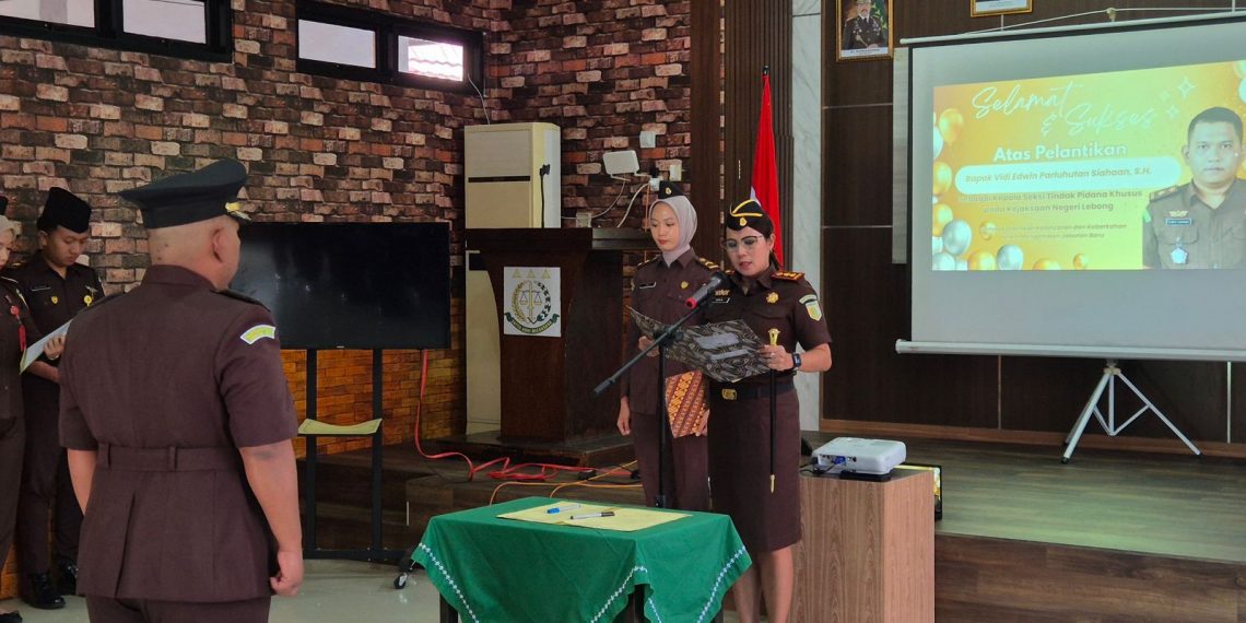 Pimpin Sertijab, Ini Pesan Kajari Lebong Kepada Pejabat Kasi Pidsus yang Baru