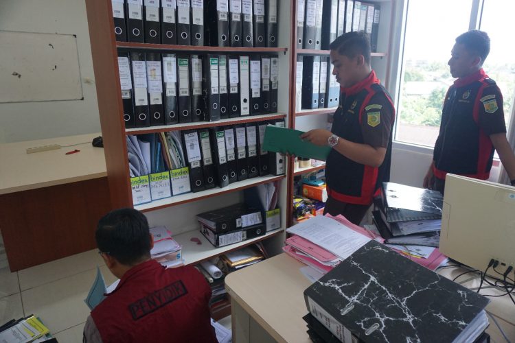 Kejaksaan Geledah Kantor BPN dan Rumah Mantan Bupati Bengkulu Selatan