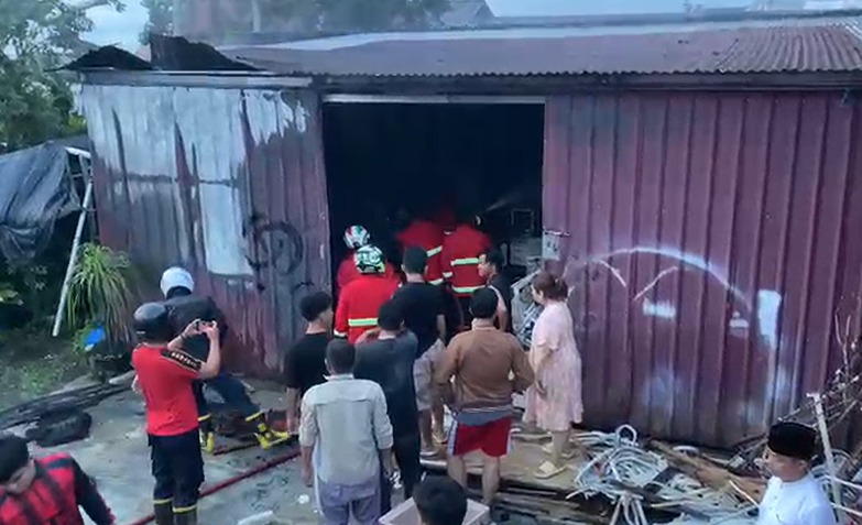 Gudang Dekorasi di Perumahan Indo Tama Curup Tengah Terbakar