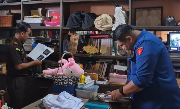 Geledah Rumah Bando Amin Mantan Bupati Kepahiang, Jaksa Sita 20 Dokumen