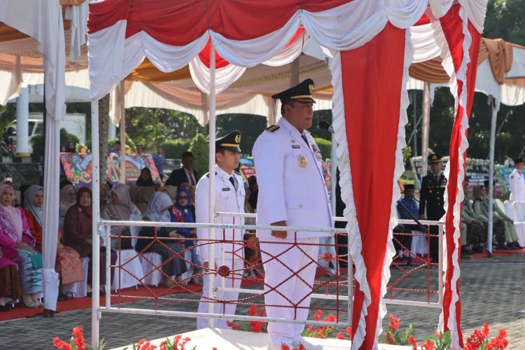Bupati Choirul Huda Pimpin Upacara HUT ke-23 Mukomuko: Ajak Masyarakat Bersatu untuk Kemajuan Daerah