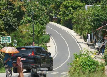 Pesan Gubernur Helmi Hasan Saat Tinjau Ruas Jalan Ketahun–Napal Putih “Jangan Mudah Terpancing Provokator”