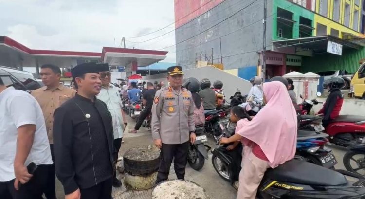Kapolresta dan Walikota Bengkulu Siagakan Personel di SPBU, Lapor ke 110 Bila Melihat Kecurangan