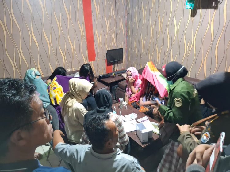 Tim Gabungan Turun ke Tempat Karaoke, Puluhan Wanita Pemandu Lagu di Mukomuko Cek Kesehatan