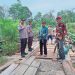Jelang Mudik Lebaran, Jembatan Air Nibung Ulu Talo Seluma Direhab Swadaya