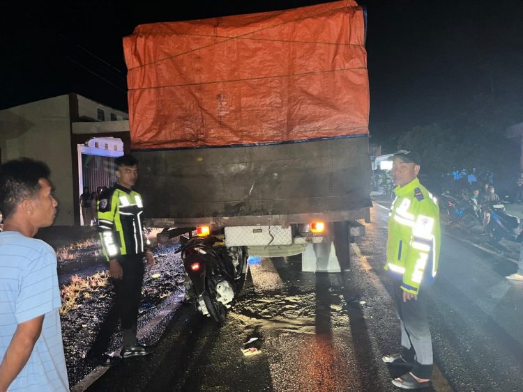 Pelajar 14 Tahun Tewas Usai Tabrak Truk Berhenti di Badan Jalan