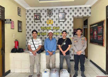 Operasi Pekat di Ipuh, Polisi Amankan Tiga Jerigen Tuak dari Toko Penjual Miras