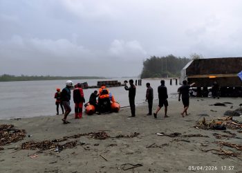Kapal Karam Dihantam Badai, Dua Nelayan Tenggelam, 1 Selamat 1 Hilang